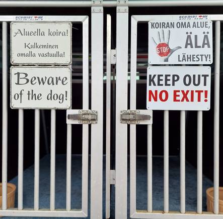 Varoituskyltti A5 Alueella koira! - Varoituskyltit - 3993 - 2