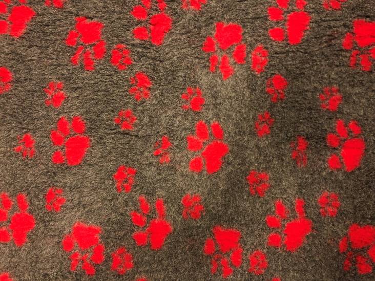 VetBed karva-alusta harmaa punaiset tassut 75 x 100 cm - Koiran pedit ja alustat - 3385 - 1