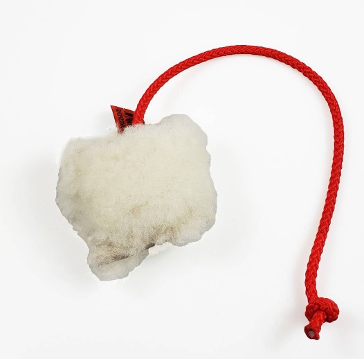 Baabie vinkuva lampaankarva minipatukka narulla - Karvalelut - 3077 - 1